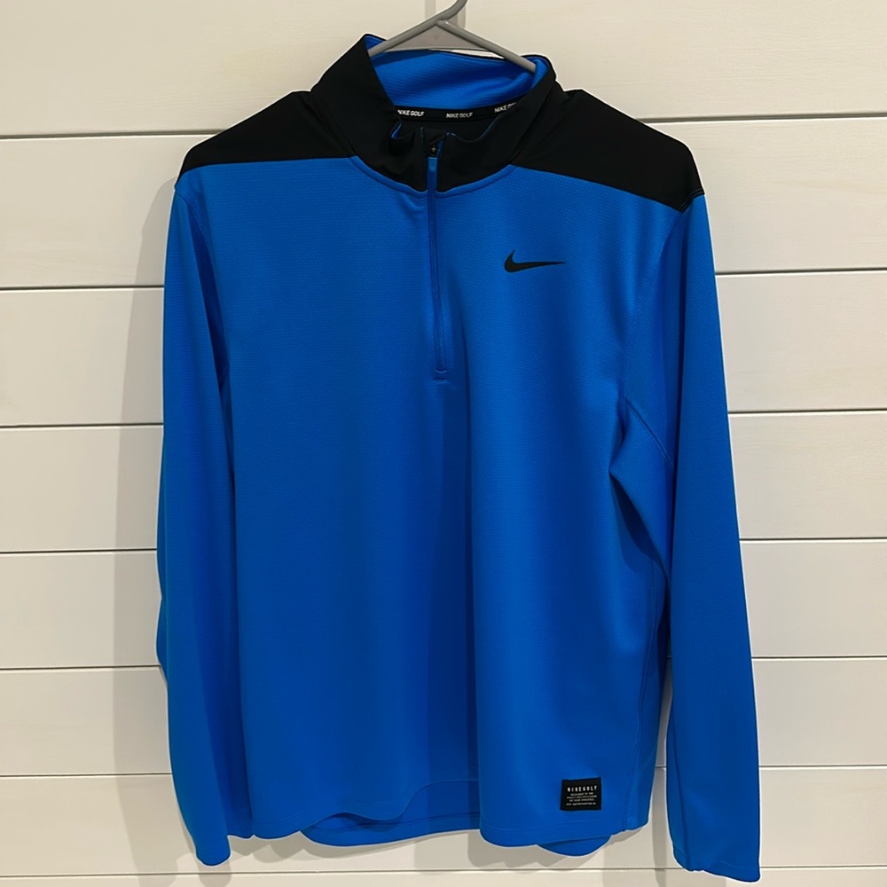 Nike golf pullover, size M, in excellent condition